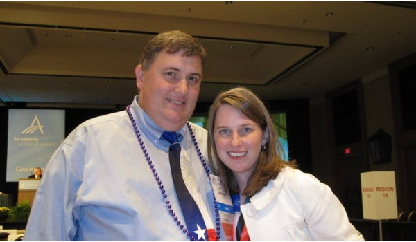 Drs. Jamie and Jennifer Bone arrive in Kerrville.